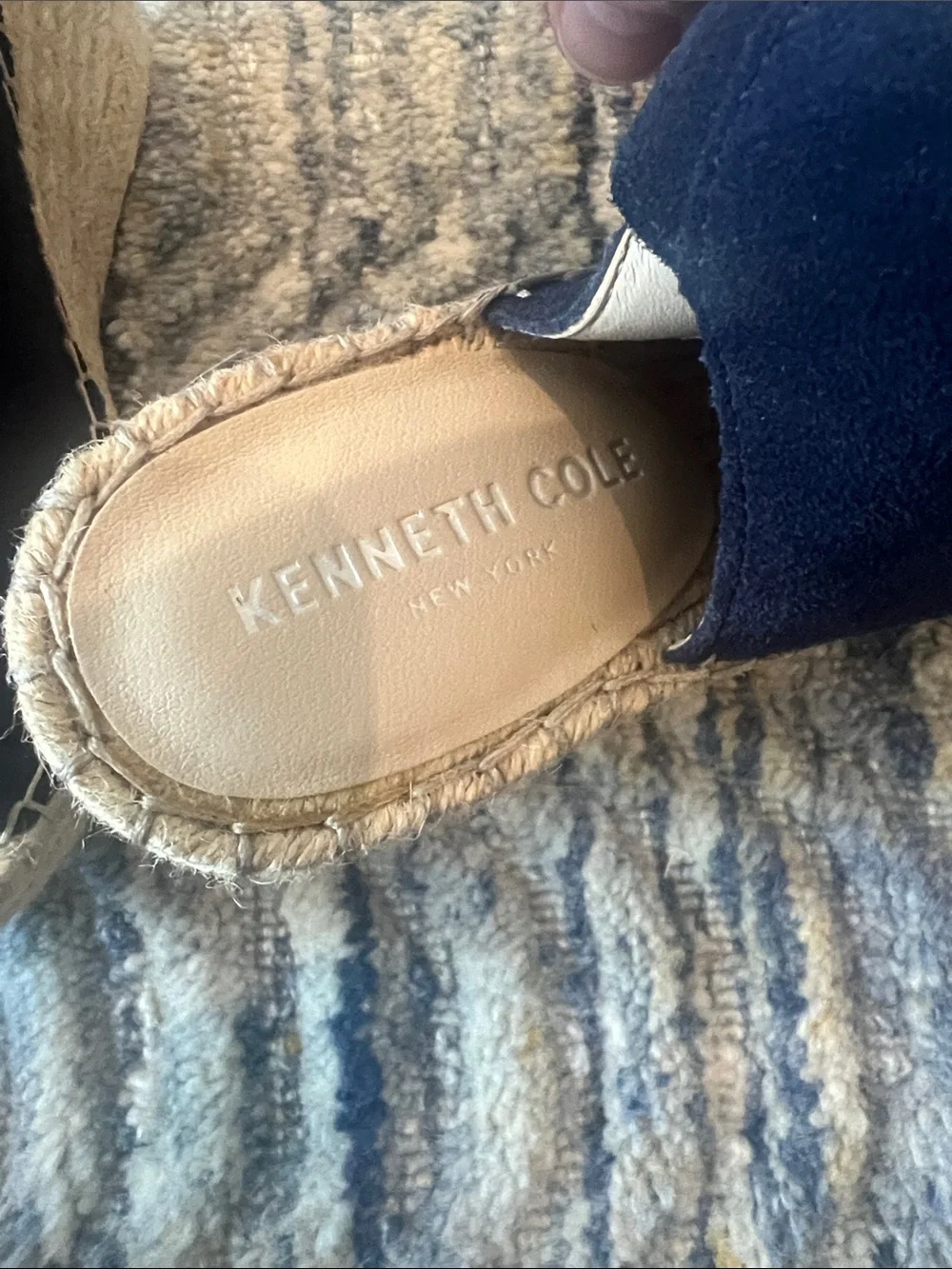 New Women’s Kenneth Cole wedge size 7, navy blue - Picture 6 of 8